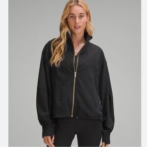 Lululemon Define Oversized Size 8 black and gold